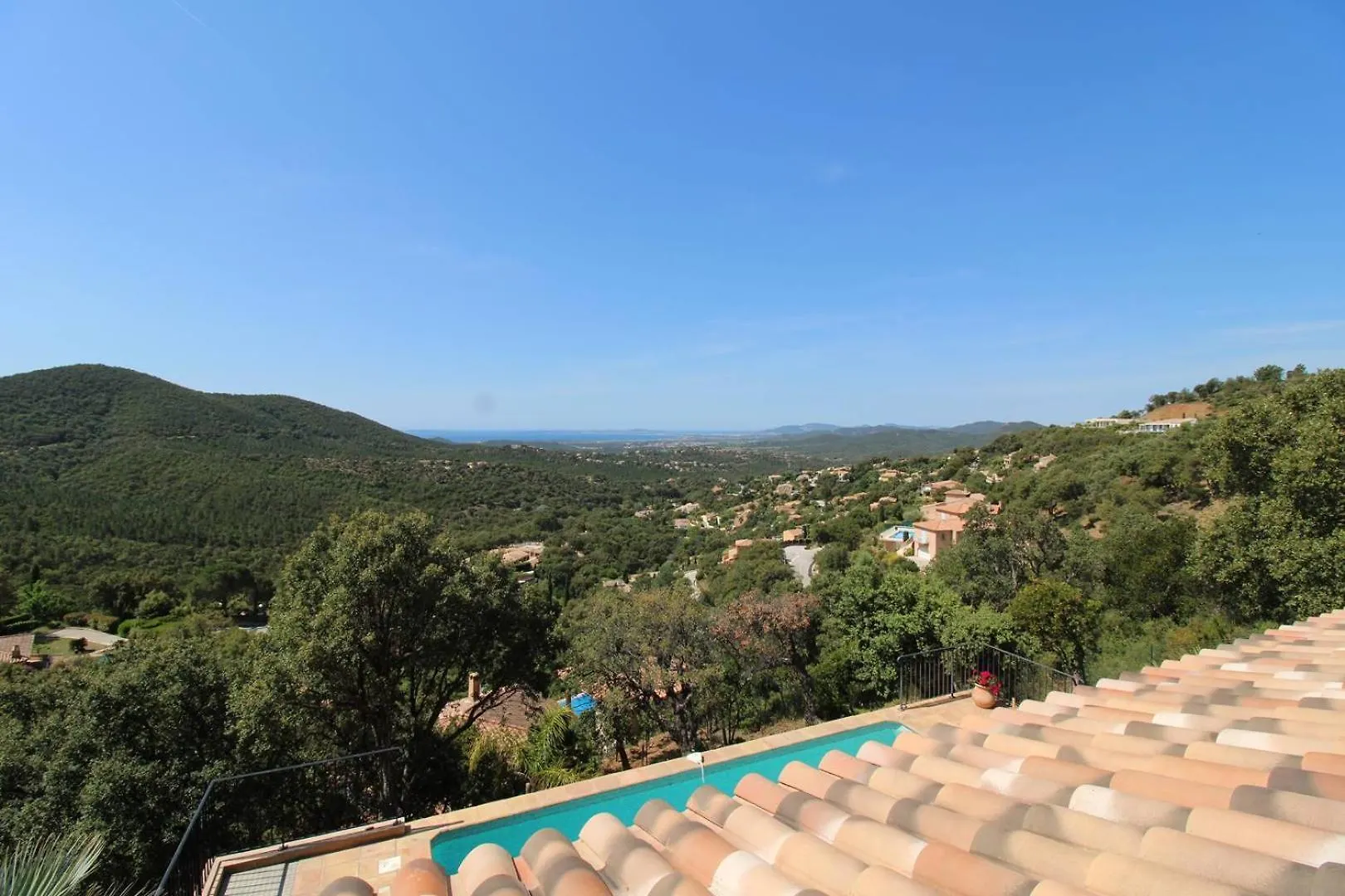 Villa Blue Hill Pour 6 Personnes Avec Piscine Privee Et Vue Mer A La Londe-Les-Maures